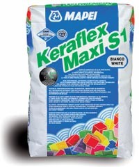 Montaż oraz spoinowanie mozaiki szklanej w technologii Mapei