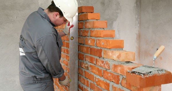 Fot. Lafarge . Cement Standard doskonale nadaje się do budowy ścian działowych