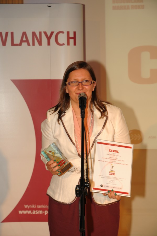 W imieniu Zarządu firmy Cedat nagrodę odebrała Justyna Pokrzywnicka Specjalista ds. PR. Fot. ASM