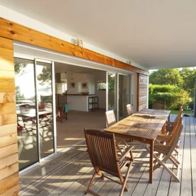 Sposoby na przygotowanie drewnianych mebli ogrodowych