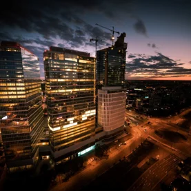 Ponad 48 000 m kw. specjalistycznych posadzek Deckshield w The Warsaw Hub – najnowocześniejszym budynku w Polsce