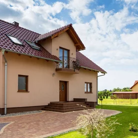 Efektowna i skuteczna renowacja elewacji – jak to zrobić?