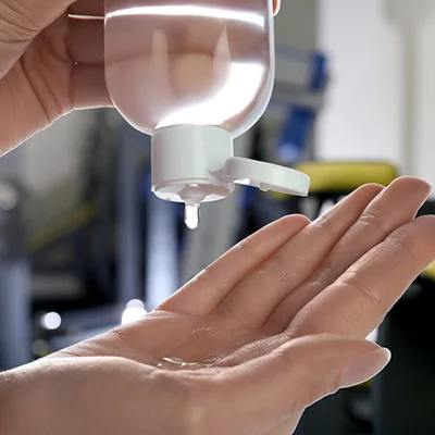 Zakaz etanolu w środkach do dezynfekcji? Branża farb i klejów alarmuje