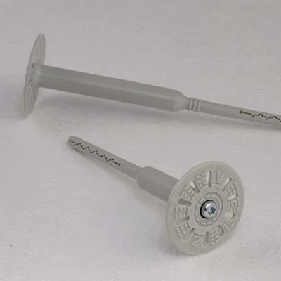 Ocieplenie ETICS na ETICS. Jak dobrać łączniki do termoizolacji?