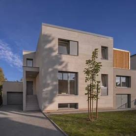 Dom Szczotkowany w Swarzędzu – nowe życie domu z lat 80