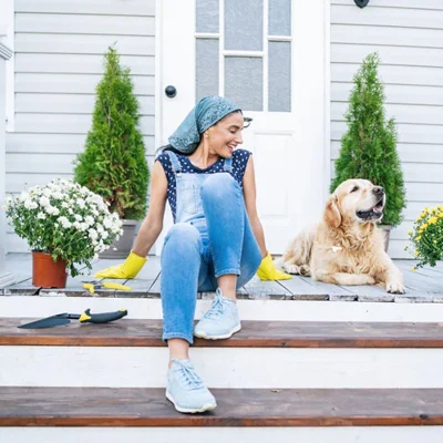 Wiosenny serwis drewnianego tarasu – jak przywrócić mu trwałość i kolor?