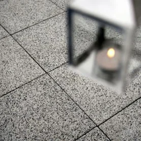 Dyskretna elegancja – płyty tarasowe Monza