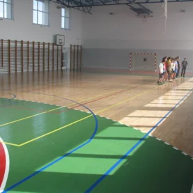 Renowacja parkietu w sali sportowej